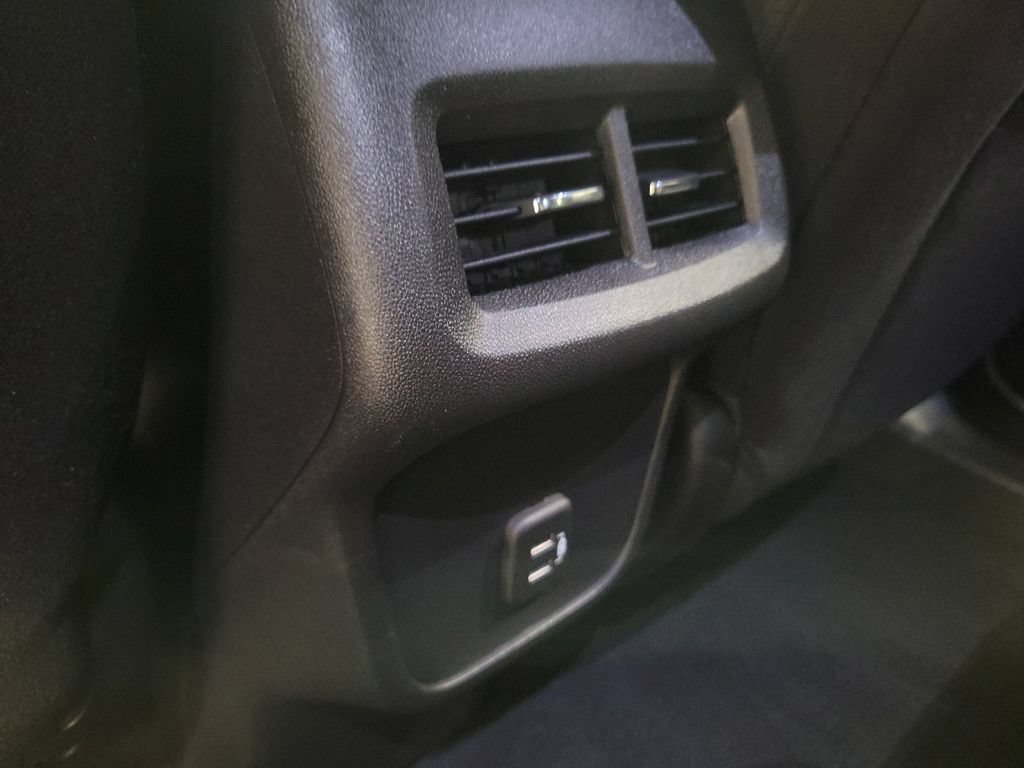 Used 2022 Chevrolet Equinox LT w/ Driver Convenience Package FWD image 29