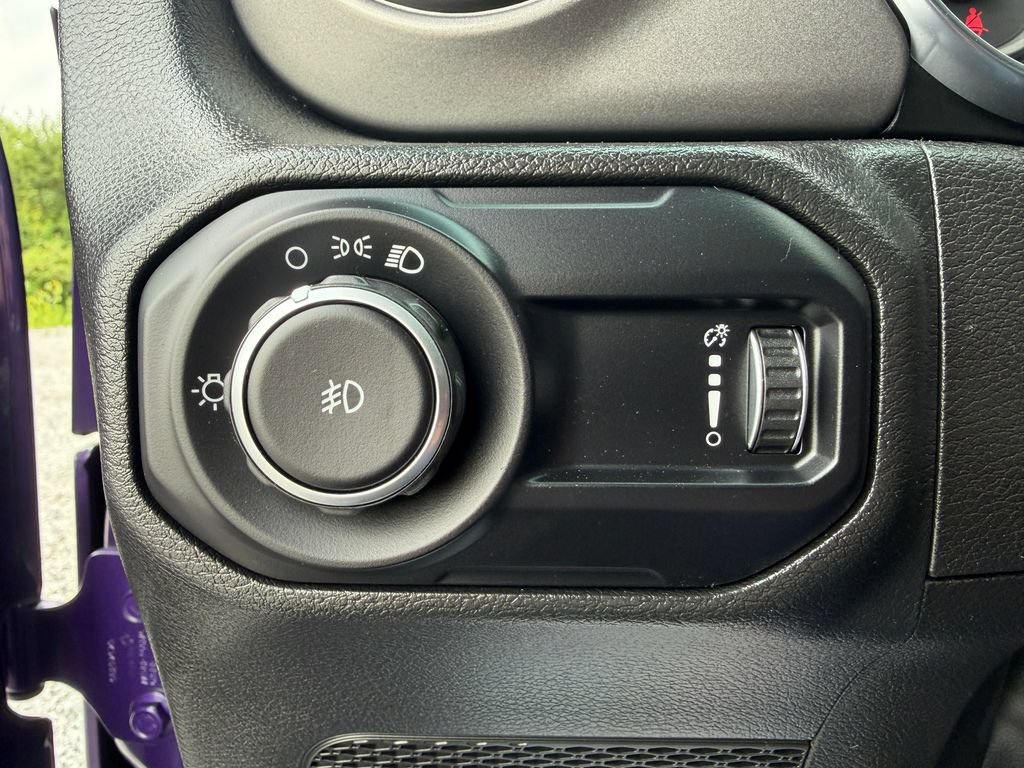 Used 2023 Jeep Wrangler Unlimited Sport AWD/4WD image 10