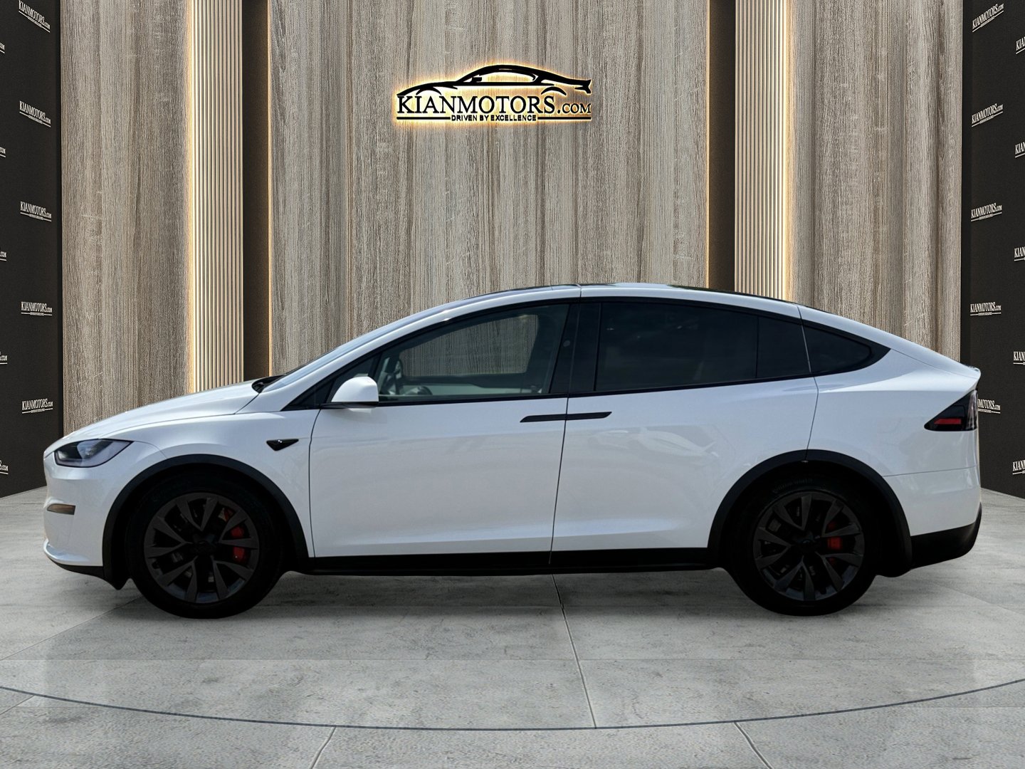 Used 2024 Tesla Model X Plaid image 10