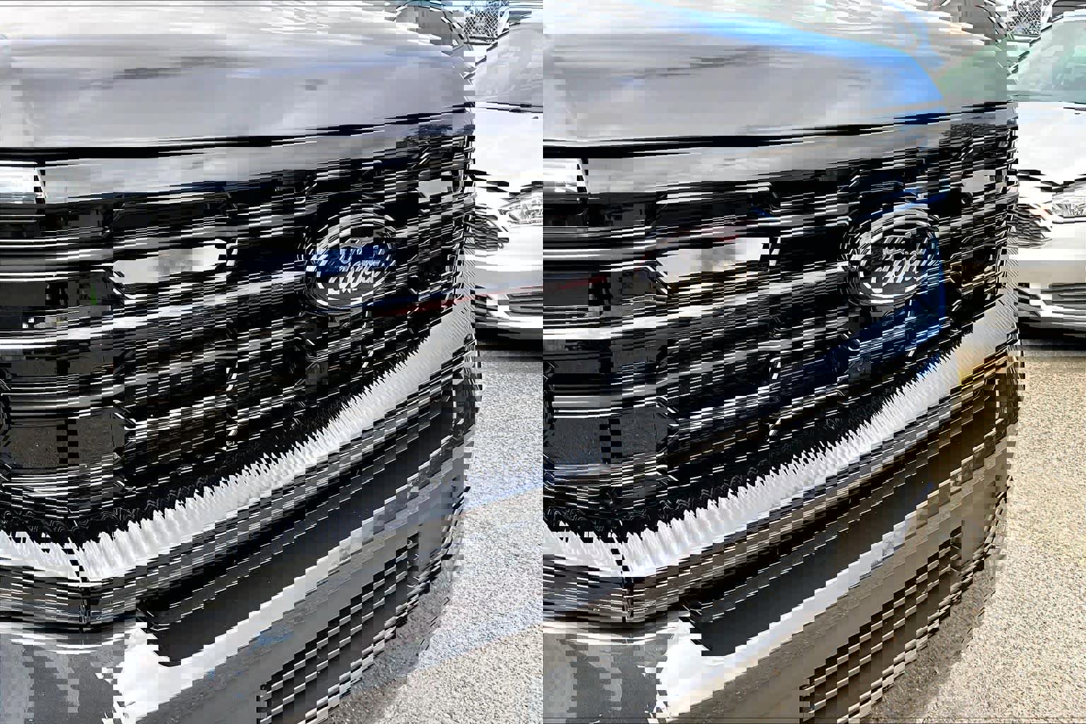 Certified 2025 Ford Expedition Platinum w/ Stealth Appearance Package image 30