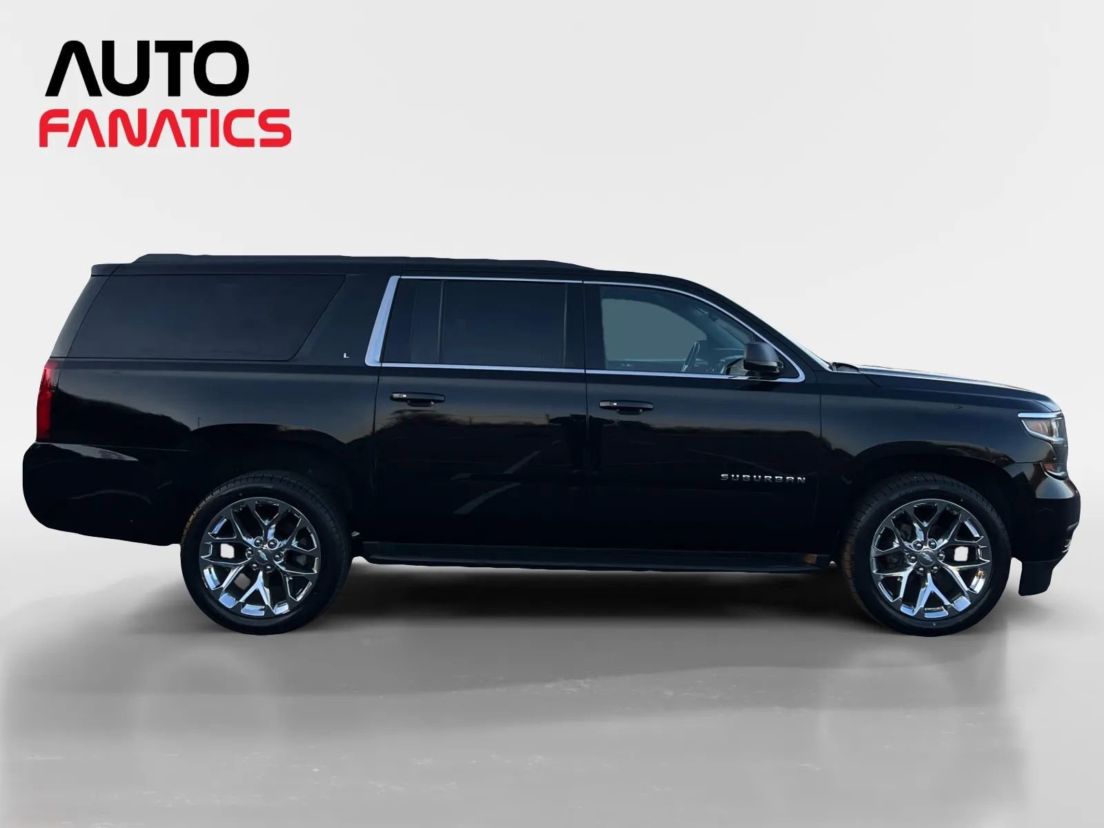 Used 2018 Chevrolet Suburban LT w/ Luxury Package image 6