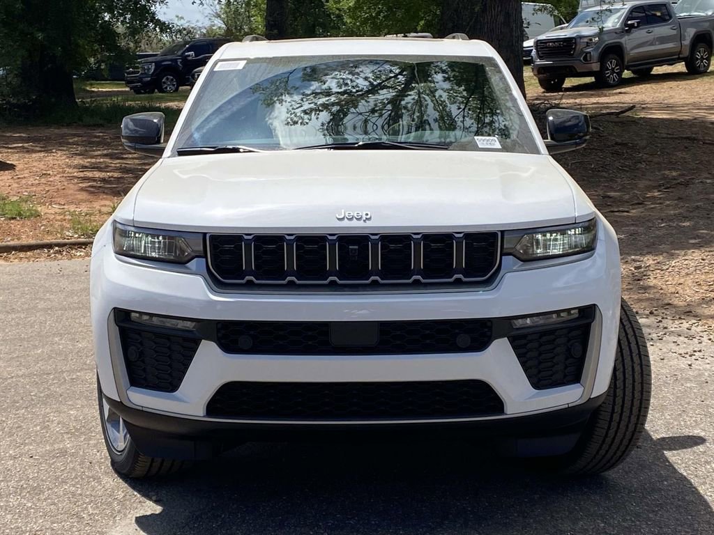 New 2026 Jeep Grand Cherokee Limited w/ Luxury Tech Group II RWD image 2