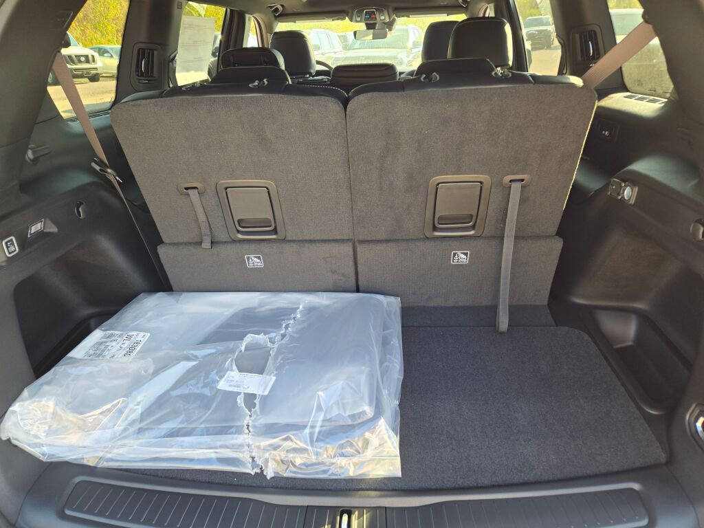 New 2025 Jeep Grand Cherokee L Limited w/ Luxury Tech Group II image 12