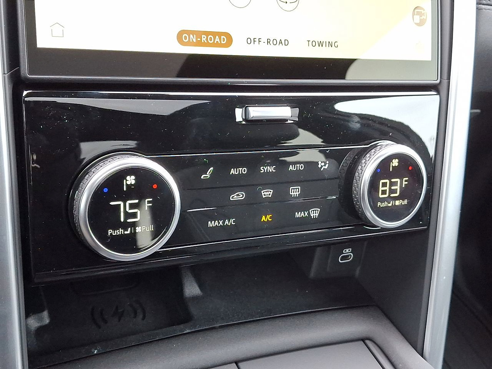 Certified 2025 Land Rover Discovery S AWD/4WD image 25