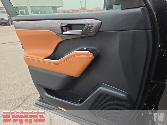 Certified 2026 Toyota Highlander Platinum image 19