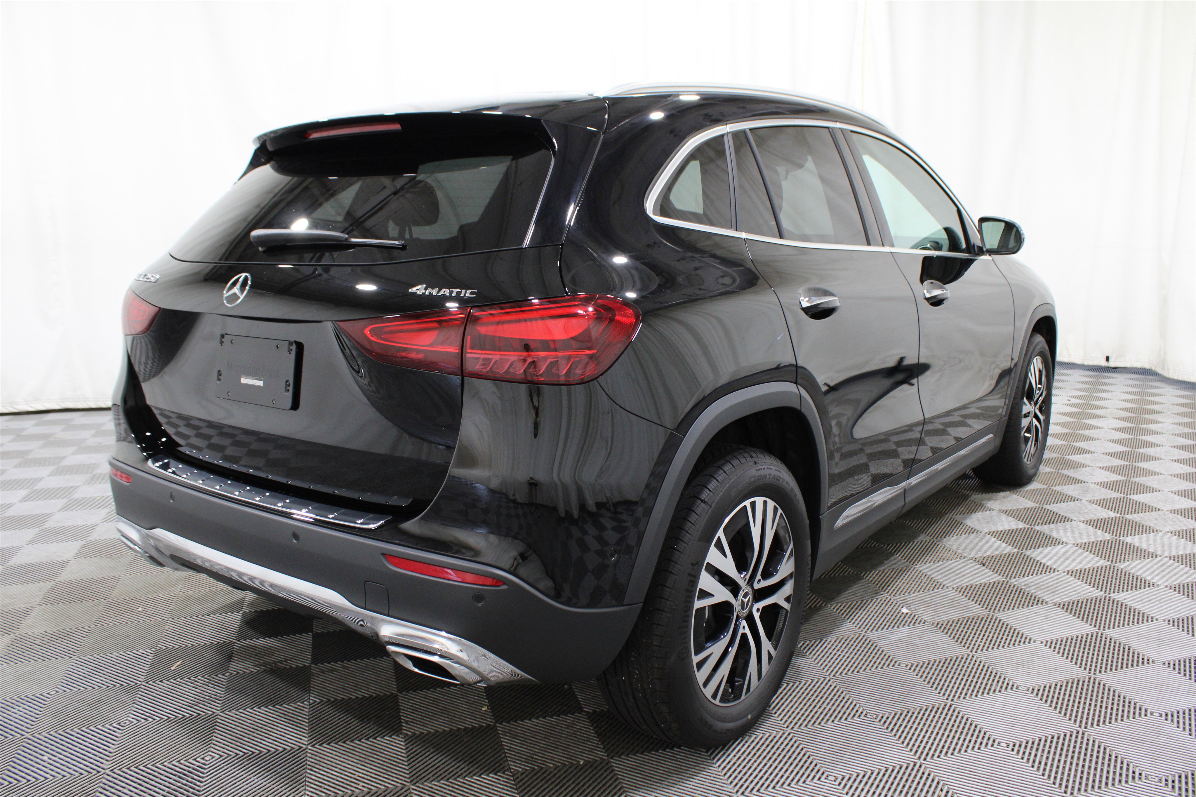 Used 2025 Mercedes-Benz GLA 250 4MATIC image 32