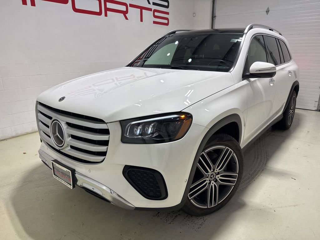 Used 2024 Mercedes-Benz GLS 450 4MATIC image 2