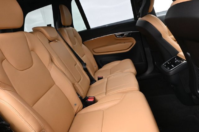 Used 2023 Volvo XC90 B6 Ultimate w/ Protection Package Premier AWD/4WD image 33