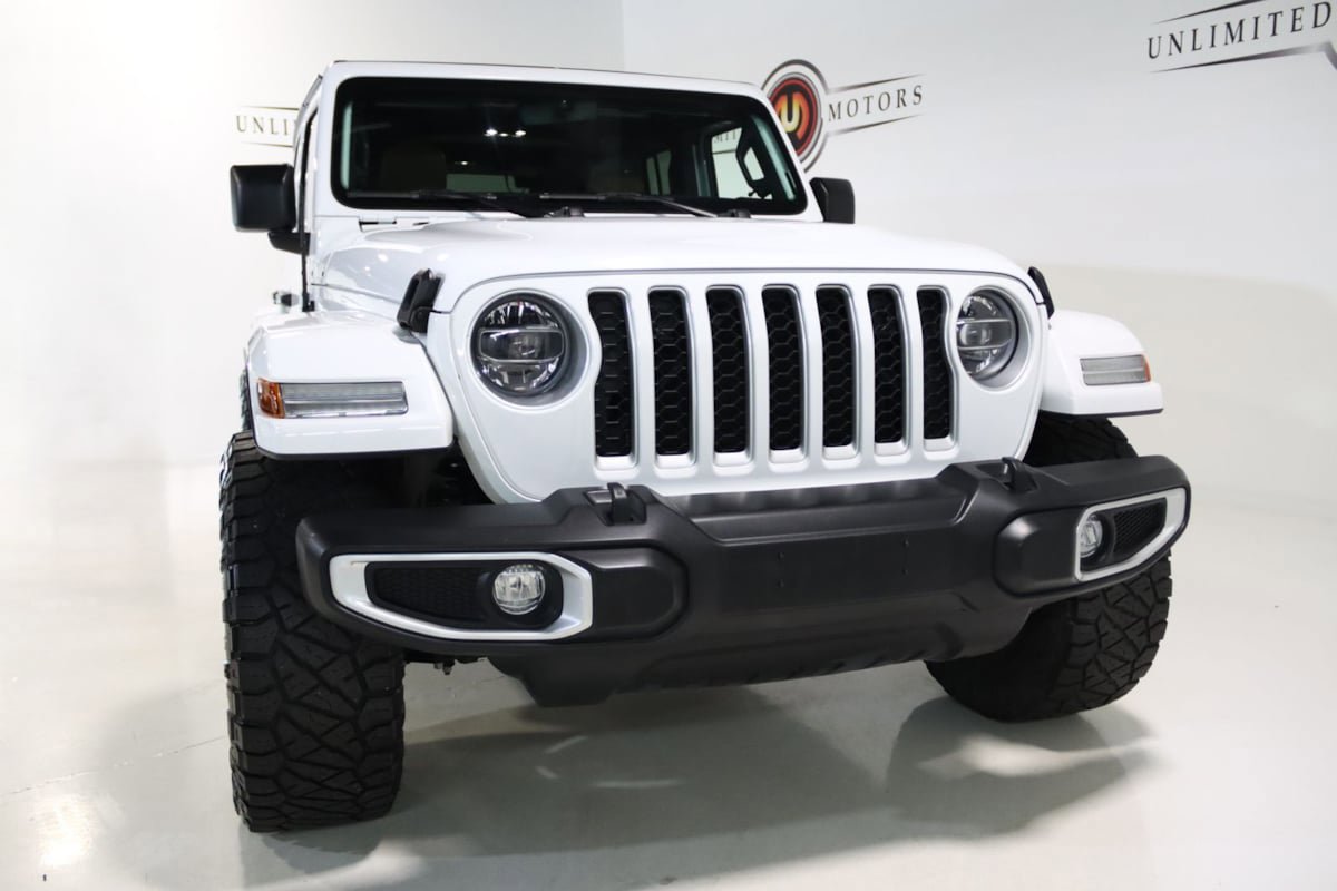 Used 2021 Jeep Wrangler Unlimited Sahara w/ Dual Top Group AWD/4WD image 30
