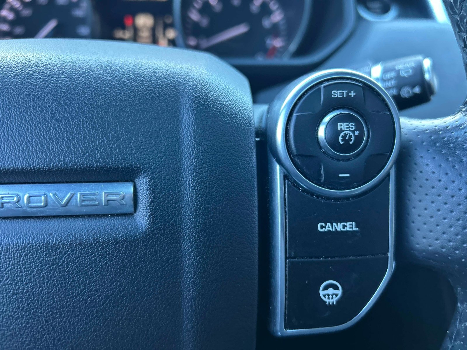 Used 2014 Land Rover Range Rover Sport HSE image 26