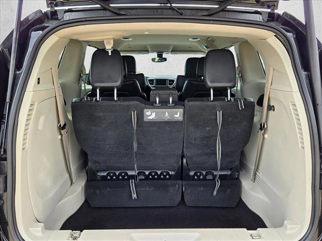 Used 2019 Chrysler Pacifica Touring-L FWD image 20