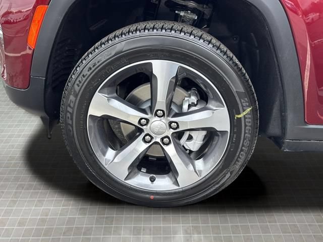 Used 2025 Jeep Grand Cherokee Limited AWD/4WD image 49