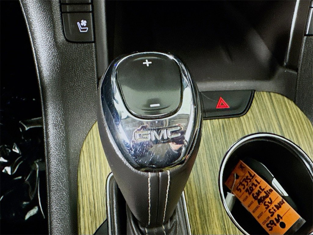 Used 2019 GMC Acadia Denali image 29