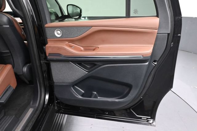 Certified 2025 Lincoln Navigator L Reserve AWD/4WD image 30