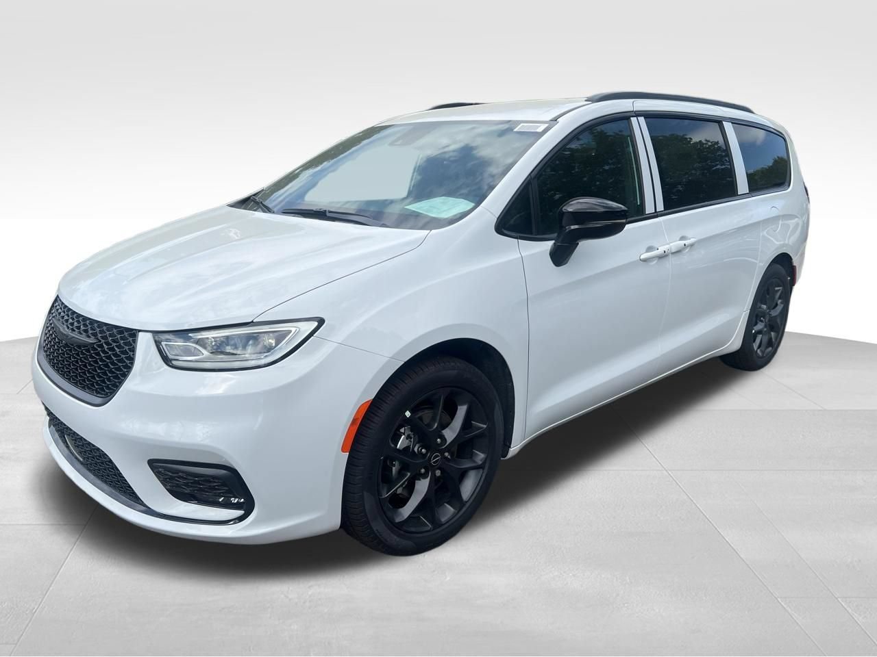 New 2026 Chrysler Pacifica Select w/ S Appearance Package FWD image 2