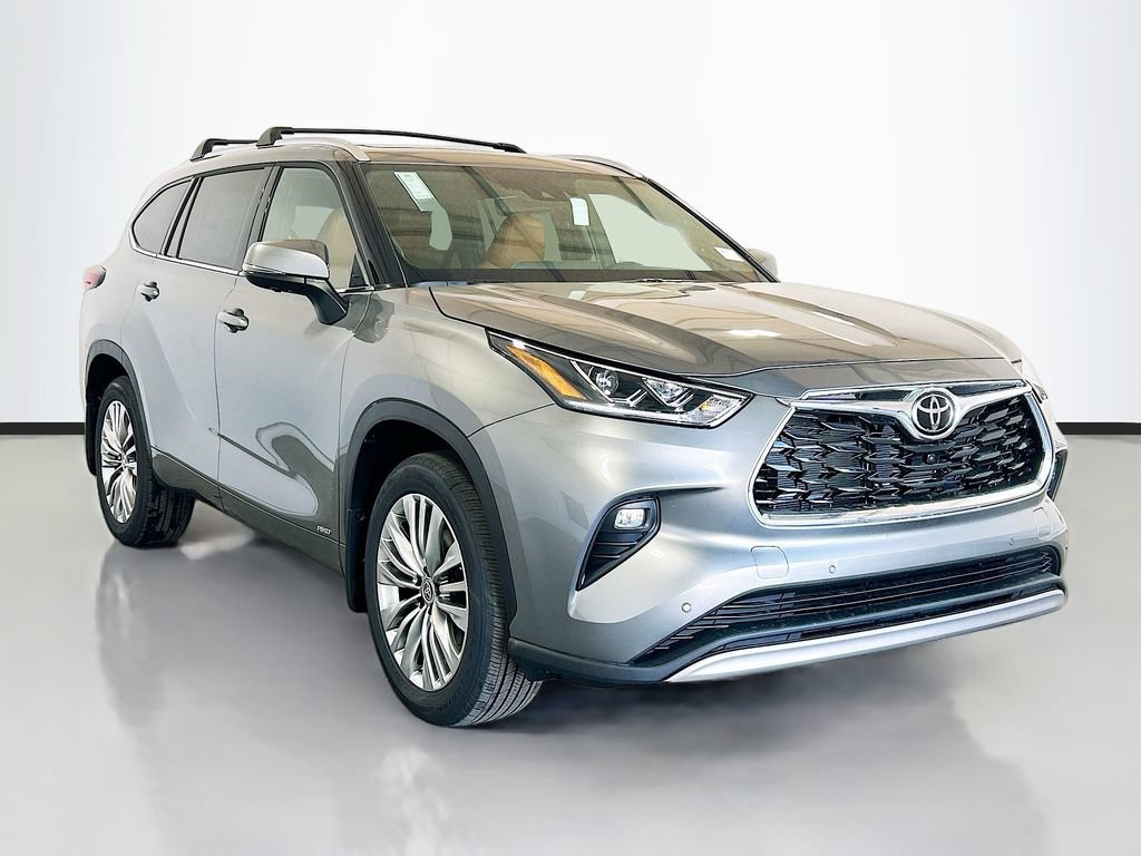 New 2026 Toyota Highlander Platinum AWD/4WD image 3