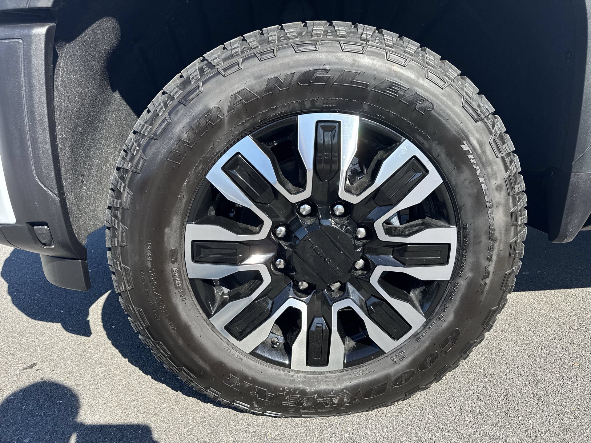 New 2026 GMC Sierra 2500 Denali Ultimate AWD/4WD image 19