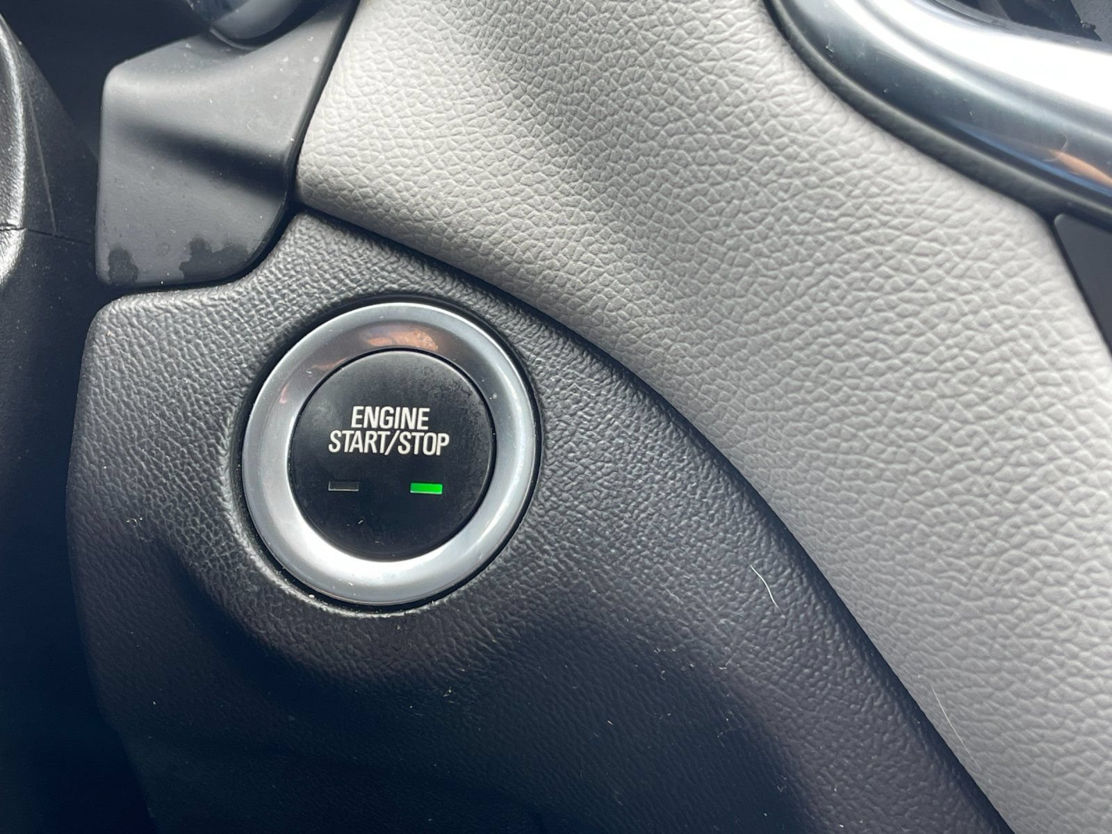 Used 2022 Chevrolet Equinox LS AWD/4WD image 24