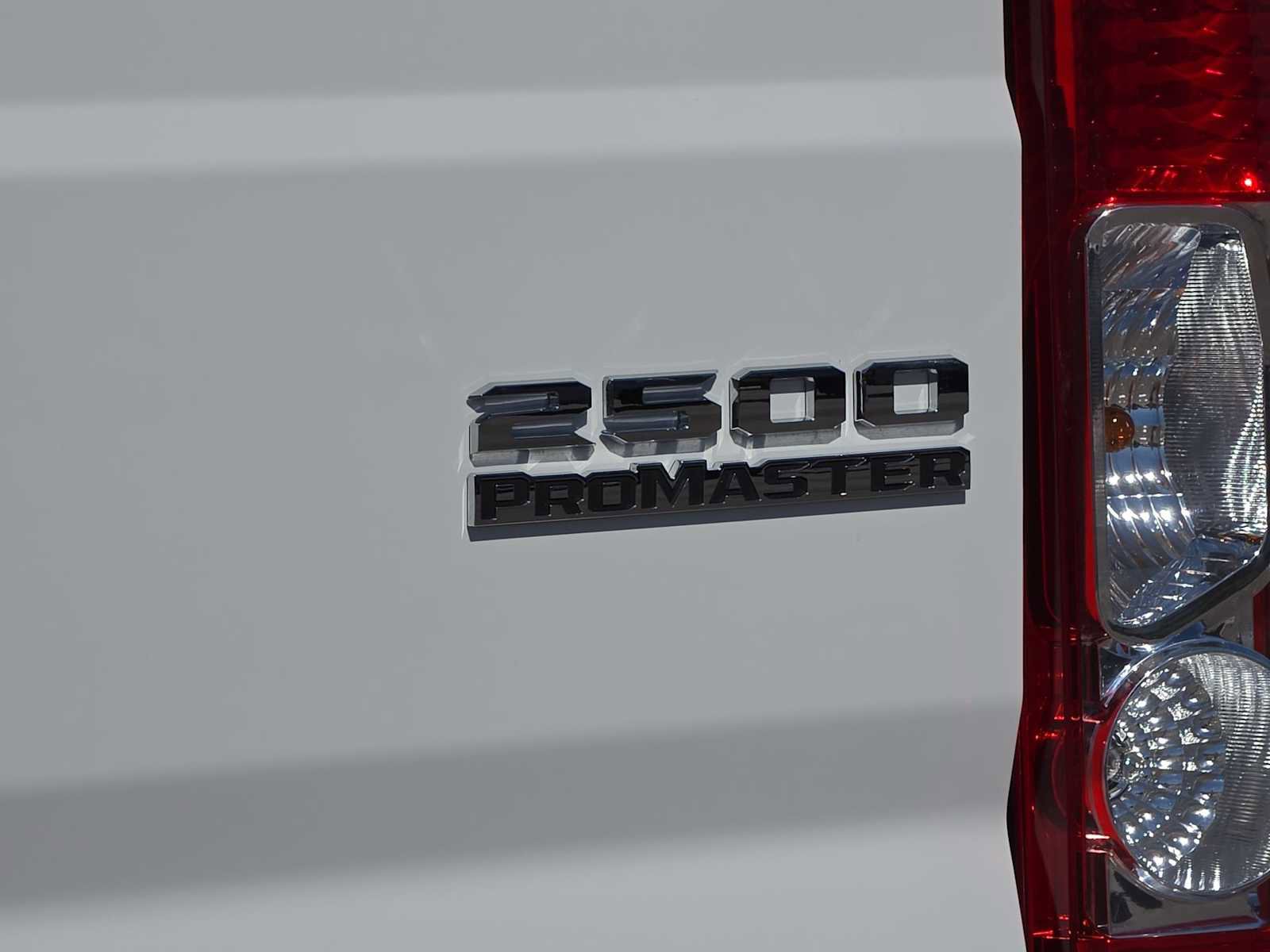Used 2025 RAM ProMaster 2500 w/ Convenience Group image 11