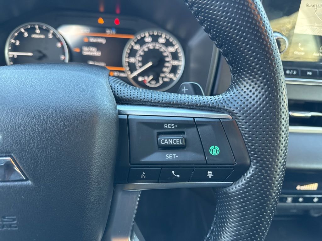 Used 2024 Mitsubishi Outlander SE image 14