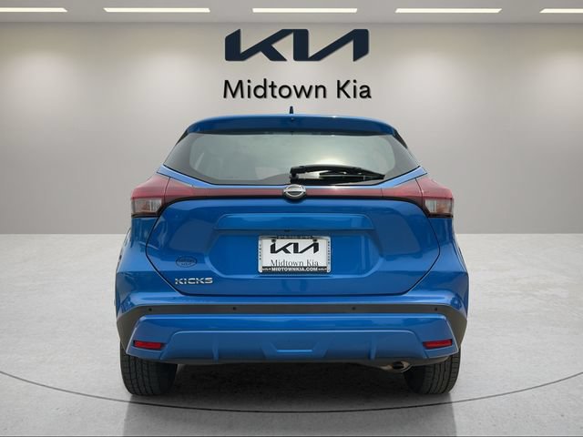 Used 2022 Nissan Kicks S FWD image 4