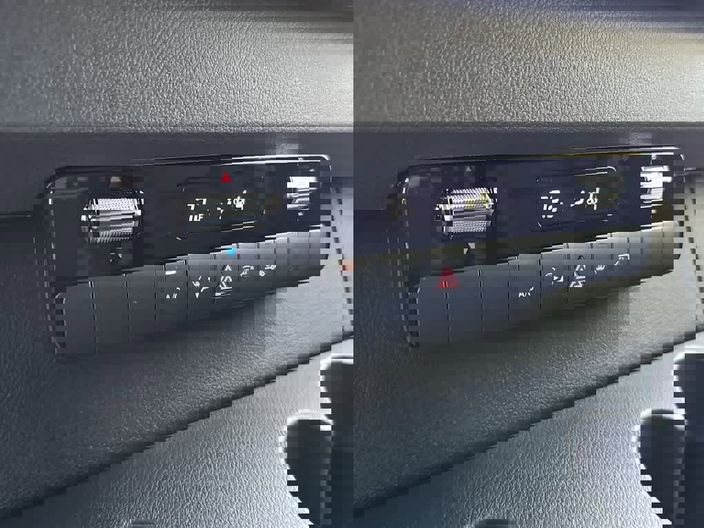 Used 2025 Mercedes-Benz Sprinter 2500 image 17