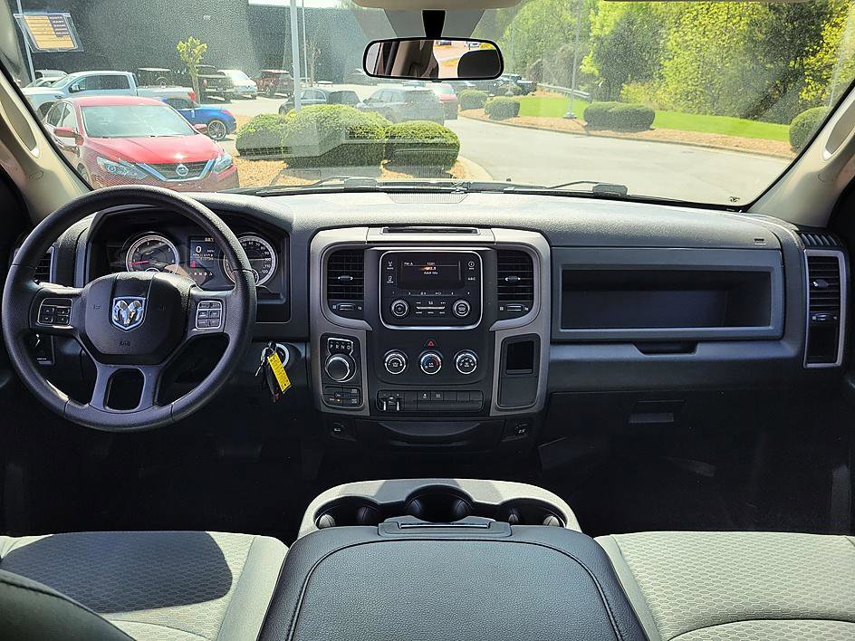 Used 2017 RAM 1500 Express AWD/4WD image 16