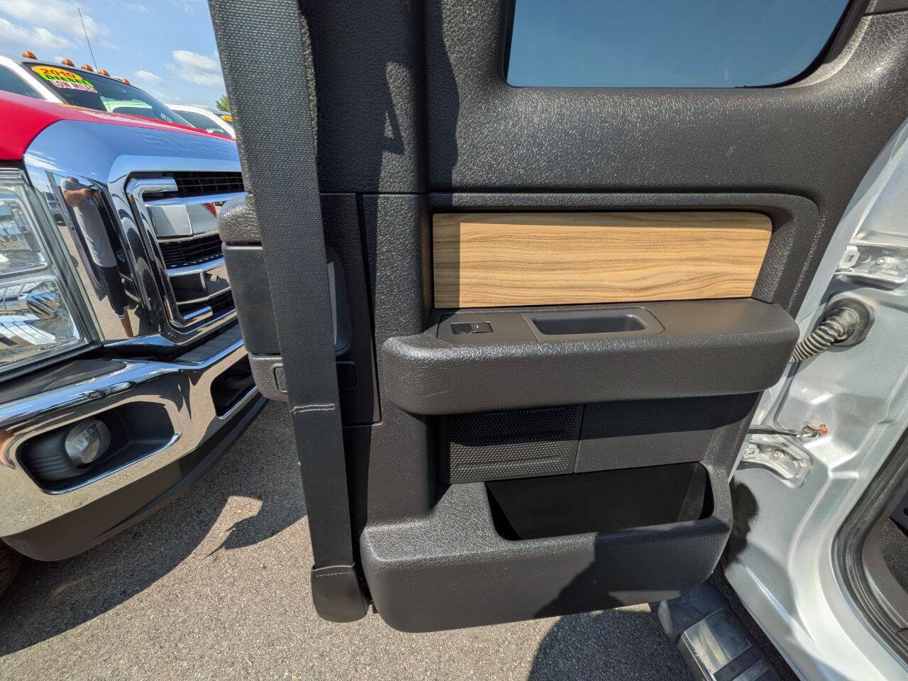 Used 2011 Ford F150 Lariat w/ Lariat Plus Pkg AWD/4WD image 26