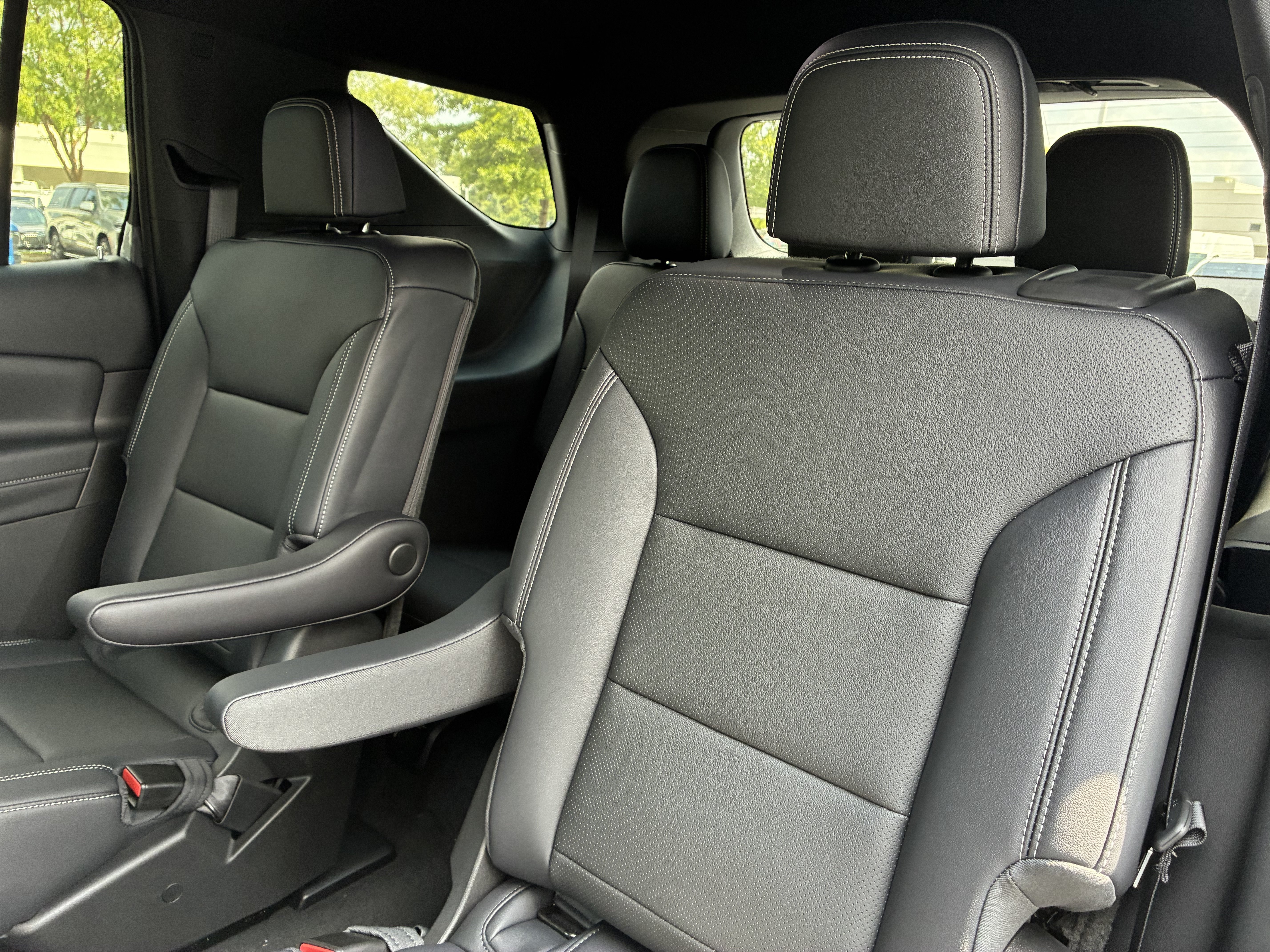New 2027 Chevrolet Traverse LT w/ Driver Confidence Package FWD image 13