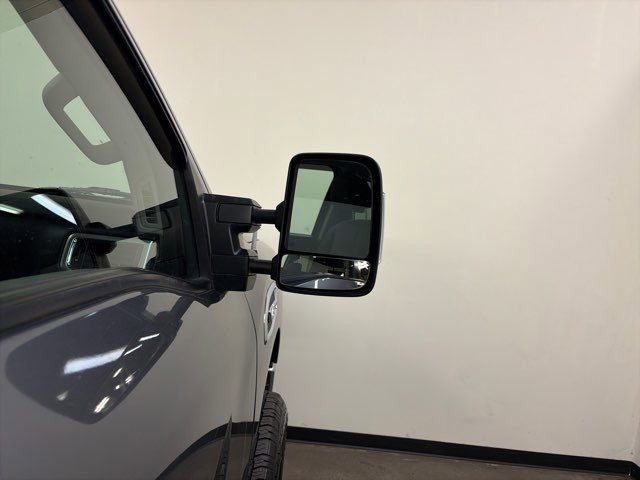 Used 2019 Nissan Titan SV w/ SV Convenience Package image 10