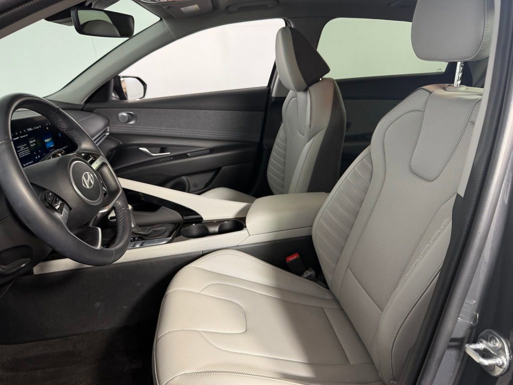 Used 2024 Hyundai Elantra Limited image 23