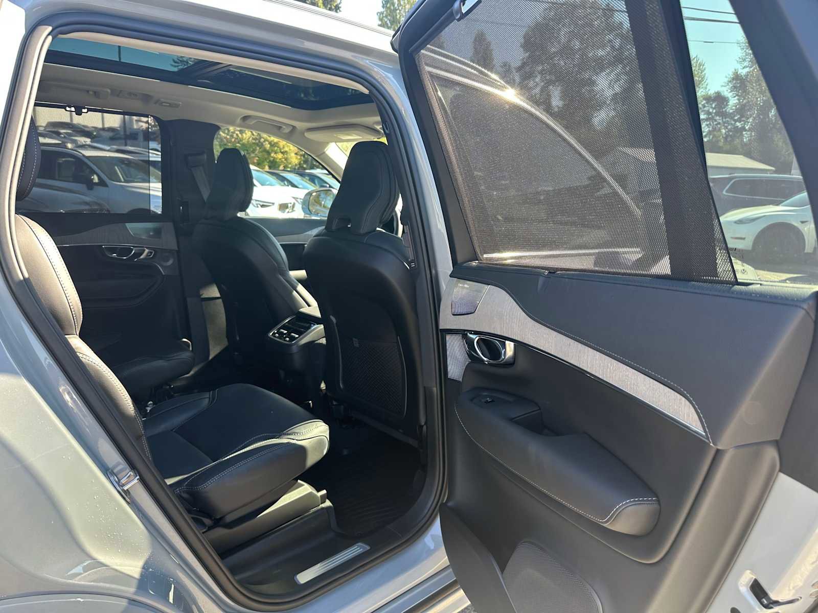 Certified 2025 Volvo XC90 B6 Ultra w/ Protection Package Premier image 13