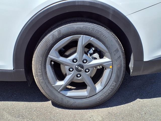 Used 2025 Kia K4 LXS FWD image 7