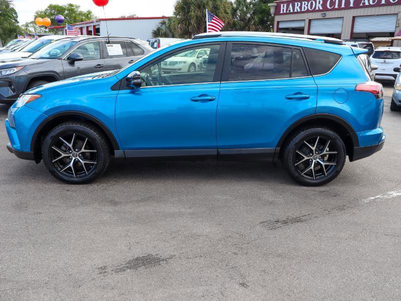 Used 2016 Toyota RAV4 SE image 2