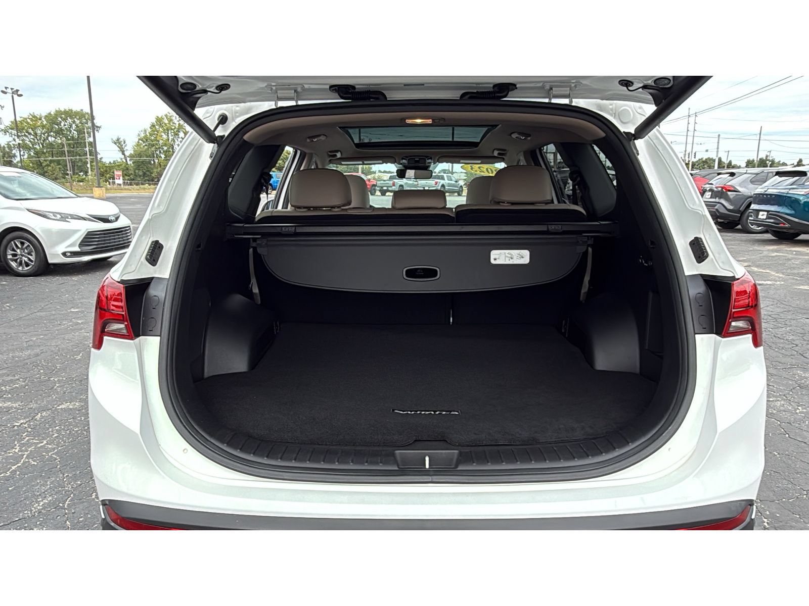 Used 2023 Hyundai Santa Fe SEL w/ Premium Package AWD/4WD image 7