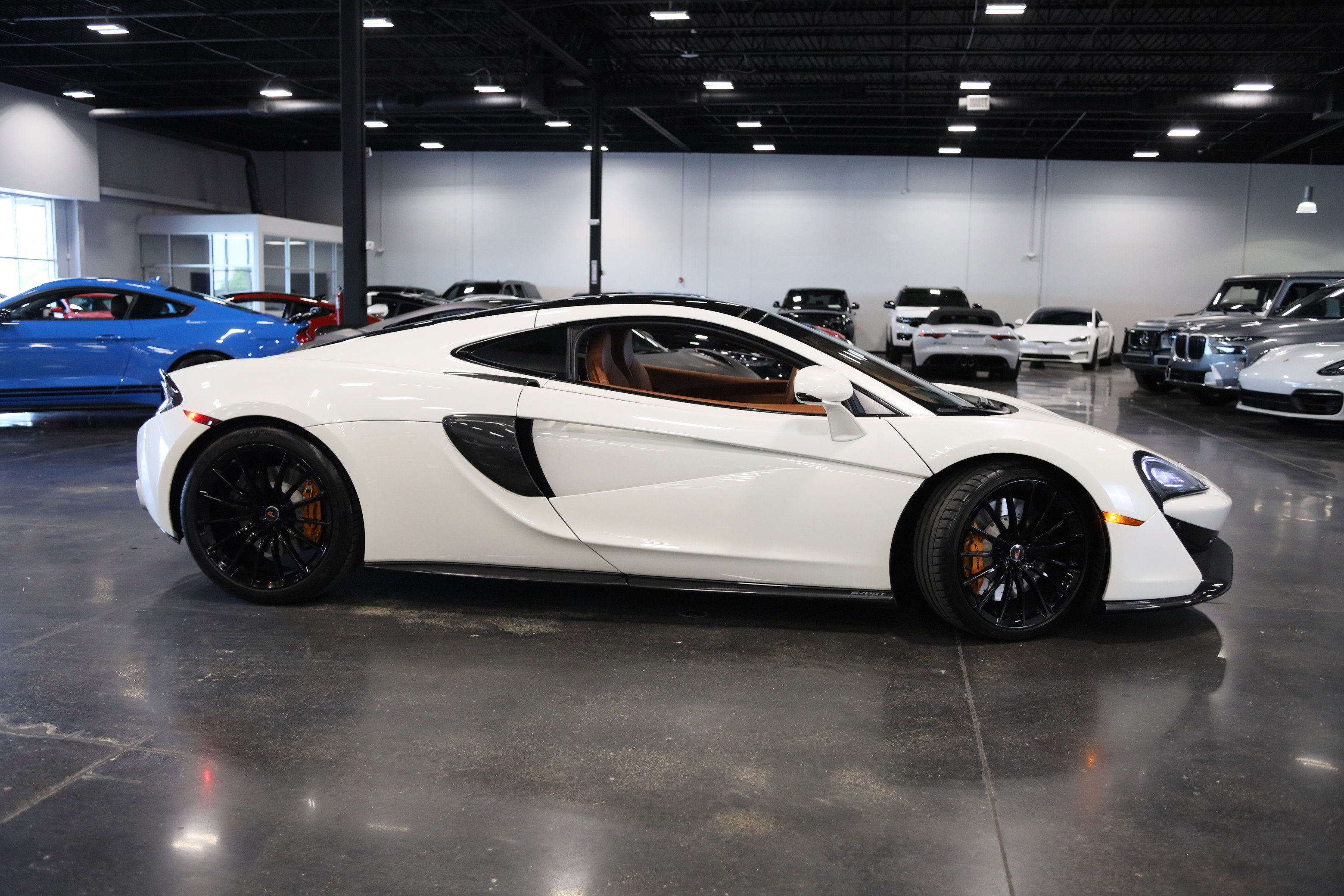 Used 2017 McLaren 570S RWD image 8