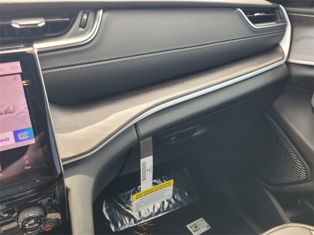 New 2025 Jeep Grand Cherokee Limited image 26