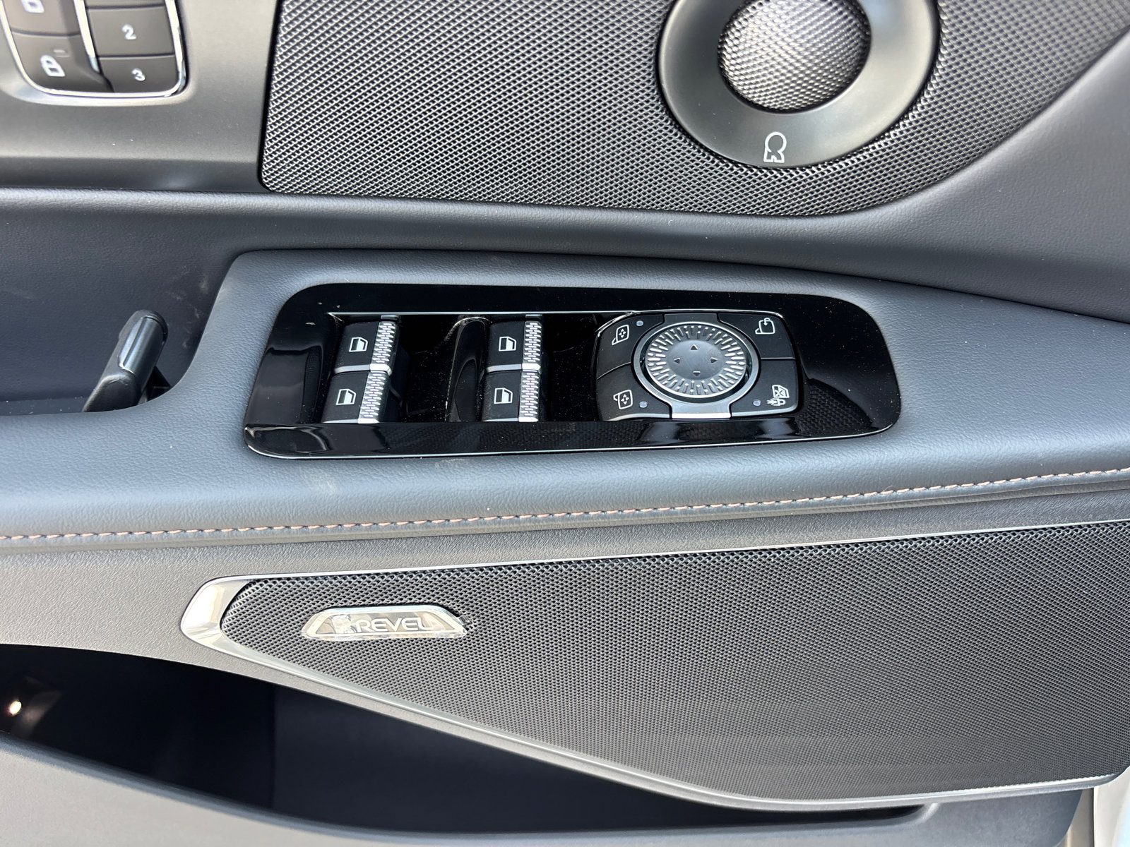 New 2025 Lincoln Nautilus Premier w/ Equipment Group 102A image 13