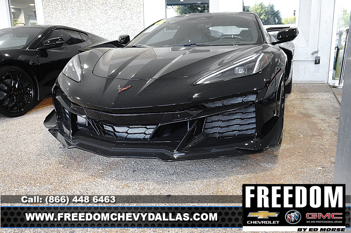 New 2026 Chevrolet Corvette Z06 w/ Z07 Performance Package RWD image 3