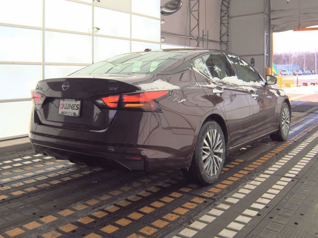 Used 2024 Nissan Altima 2.5 SV image 27