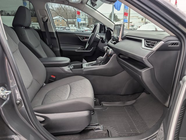 Used 2022 Toyota RAV4 XLE w/ Convenience Package image 12