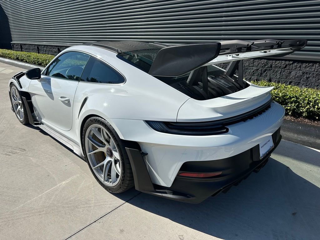 Certified 2025 Porsche 911 GT3 RS RWD image 3