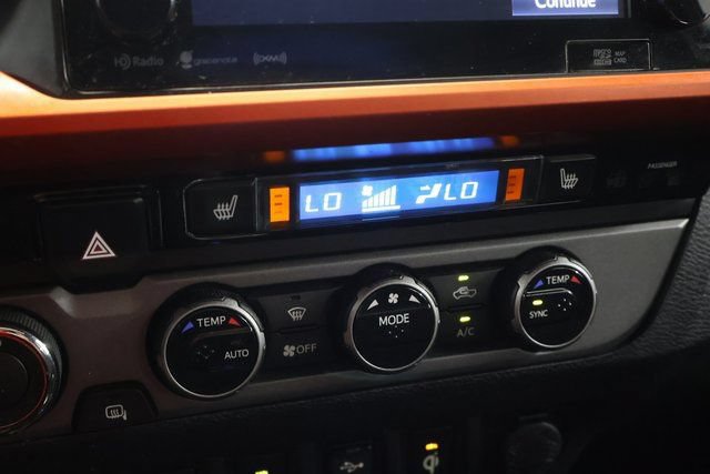 Used 2016 Toyota Tacoma TRD Off-Road w/ Premium & Technology Package AWD/4WD image 22