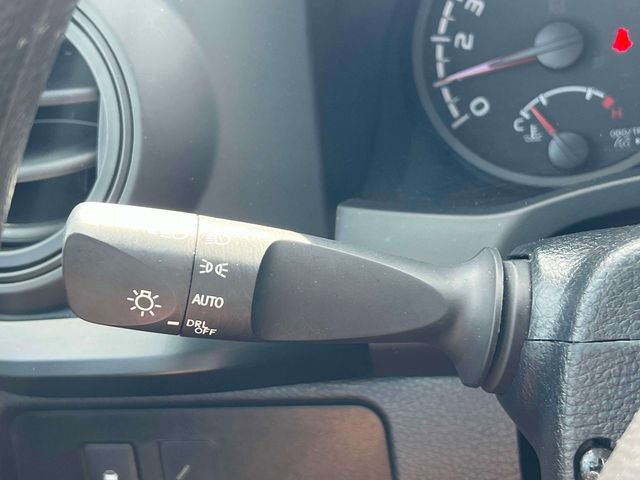 Used 2022 Toyota Tacoma SR image 28