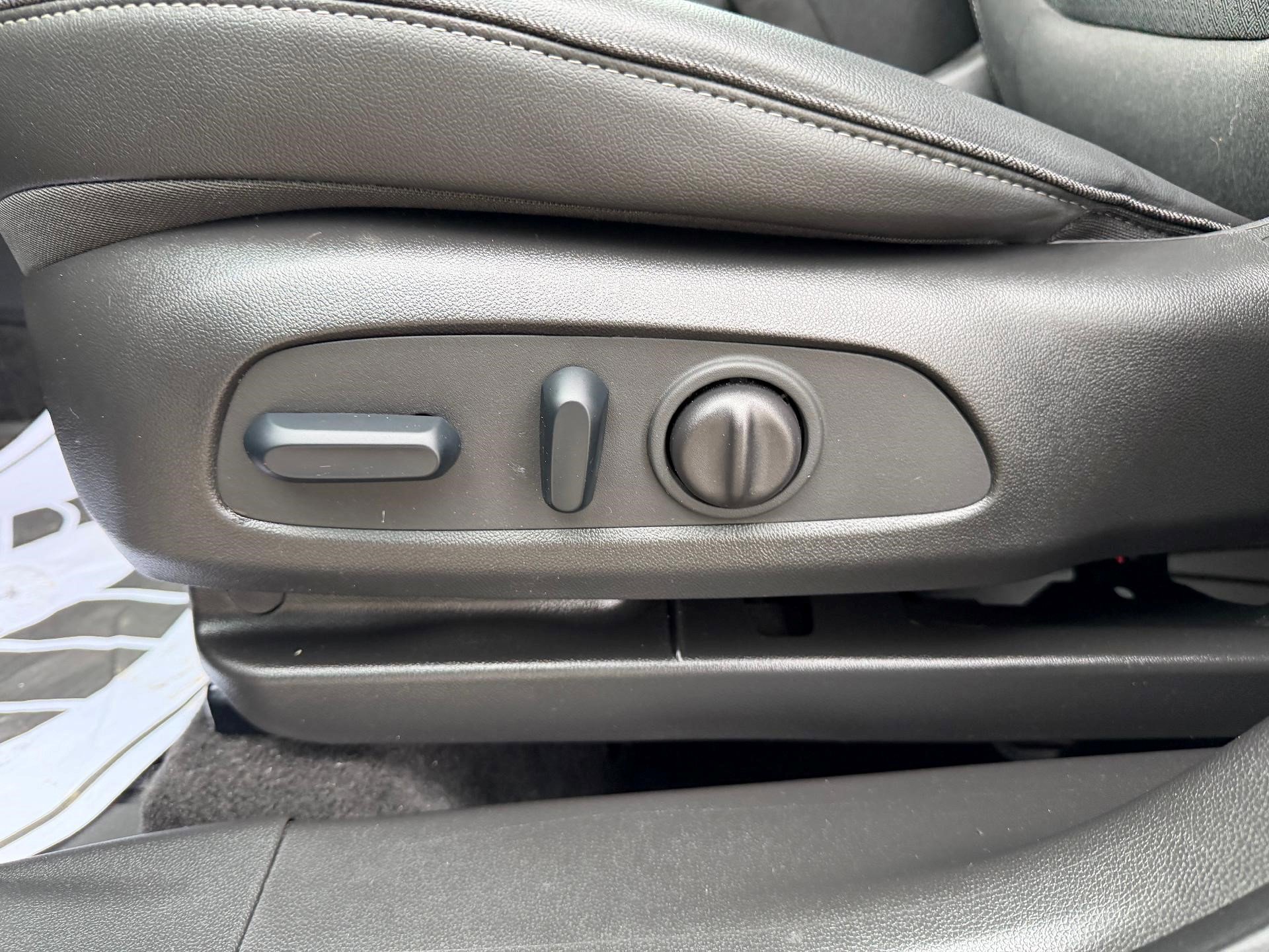 Certified 2023 Buick Encore GX Select w/ Sport Touring Package image 23