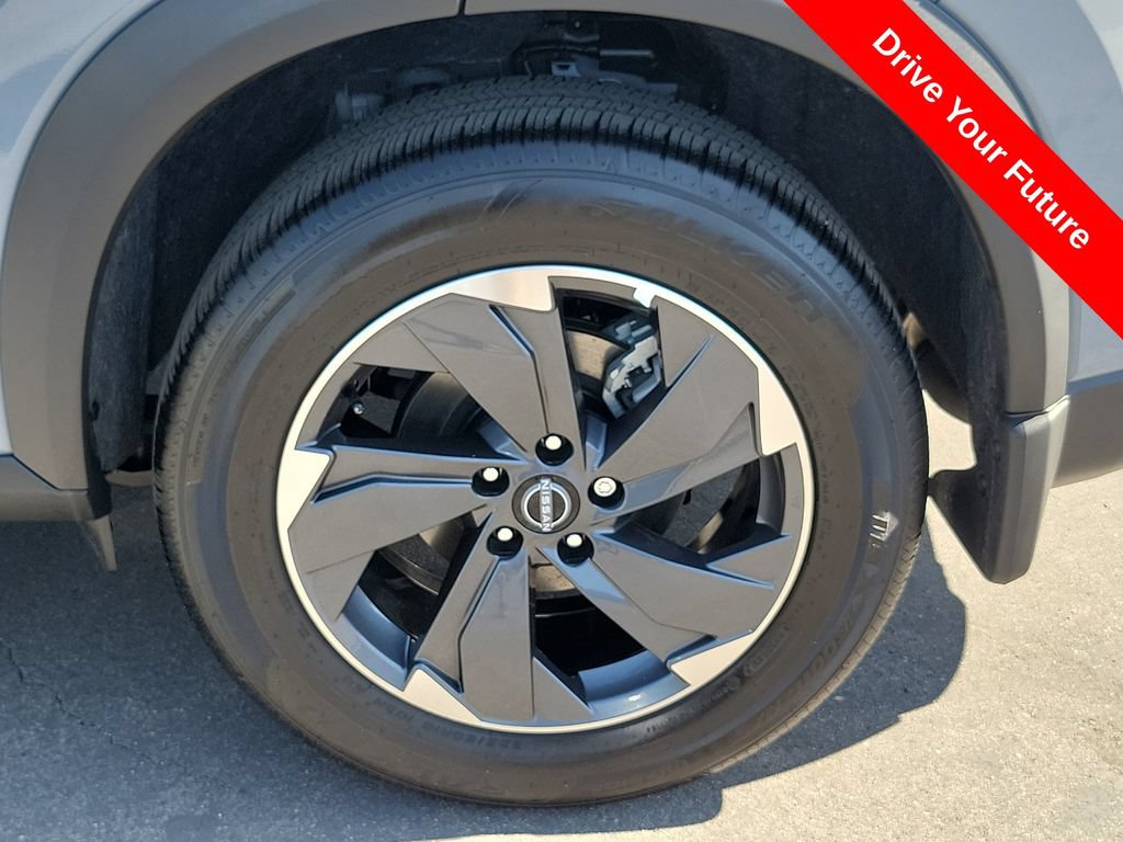 Used 2026 Nissan Rogue SV FWD image 27