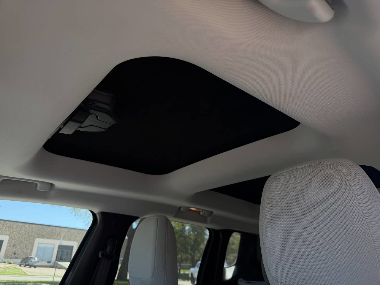 Used 2017 Jeep Renegade Latitude image 18