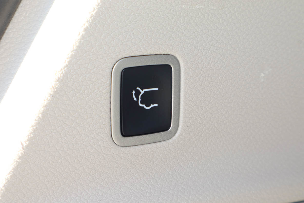 Used 2023 Chrysler Pacifica Touring-L FWD image 20