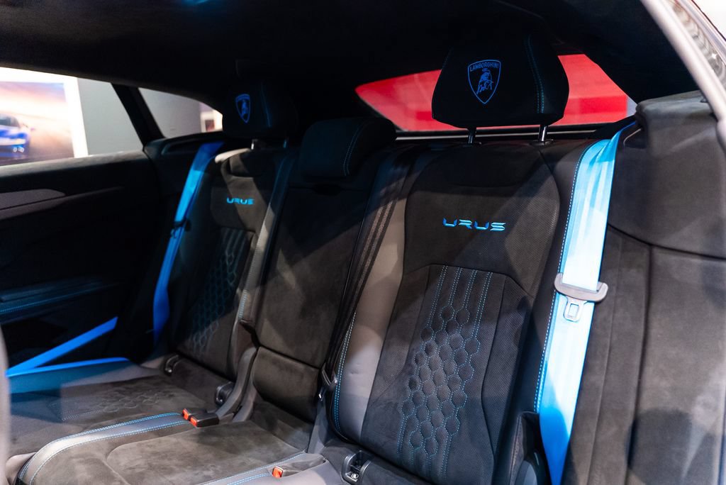 Used 2024 Lamborghini Urus Performante AWD/4WD image 33