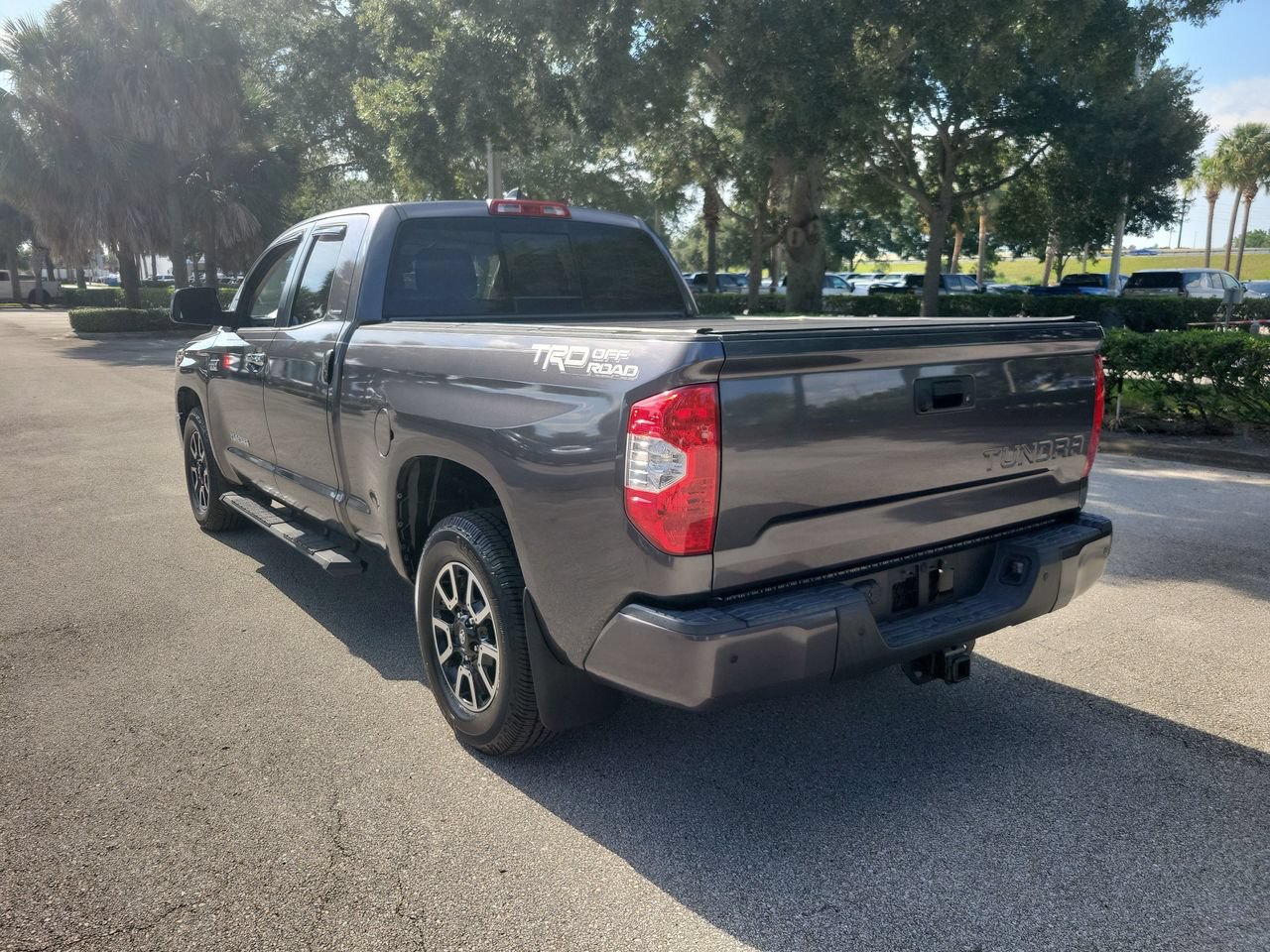 Used 2020 Toyota Tundra Limited w/ Limited Premium Package RWD image 4